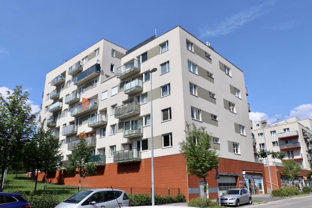 Apartment Hurka - 15 Min Do Centra, Garaz Прага Екстер'єр фото